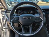 Used 2023 Jeep Grand Cherokee L Laredo image 3