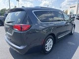 Used 2020 Chrysler Pacifica Touring-L image 5