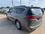 Used 2022 Chrysler Pacifica Touring-L image 6