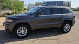 Used 2021 Jeep Grand Cherokee Laredo image 4