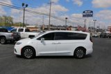 Used 2022 Chrysler Pacifica Limited image 6