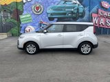 Used 2021 Kia Soul LX image 2