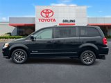 Used 2017 Dodge Grand Caravan SXT image 2