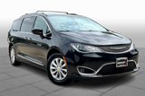 Used 2018 Chrysler Pacifica Touring-L image 2