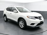 Used 2016 Nissan Rogue SV image 2