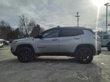 Used 2023 Jeep Compass Trailhawk image 2