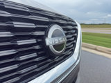 Used 2023 Nissan Rogue SV image 2
