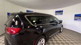Used 2020 Chrysler Pacifica Limited image 2