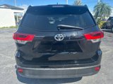 Used 2017 Toyota Highlander XLE image 5
