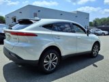 Used 2022 Toyota Venza LE image 6