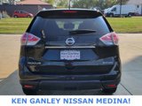 Used 2016 Nissan Rogue SV image 4