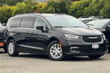 Used 2022 Chrysler Pacifica Touring-L image 2