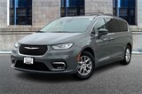 Used 2022 Chrysler Pacifica Touring-L image 2
