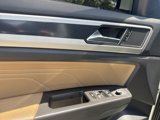 Used 2022 Volkswagen Atlas Cross Sport SE image 6