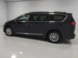 Used 2018 Chrysler Pacifica Touring-L image 3