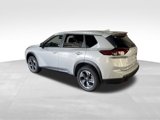 Used 2024 Nissan Rogue SV image 4