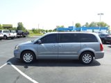 Used 2014 Chrysler Town & Country Touring image 5