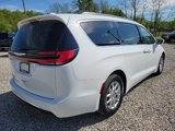 Used 2022 Chrysler Pacifica Touring-L image 5