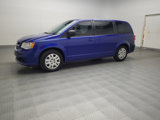 Used 2018 Dodge Grand Caravan SE w/ UConnect Hands-Free Group image 2