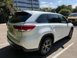 Used 2017 Toyota Highlander image 5