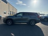 Used 2018 Toyota Highlander XLE image 2