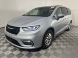 Used 2023 Chrysler Pacifica Touring-L image 4