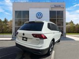 Certified 2022 Volkswagen Tiguan SE w/ Panoramic Sunroof Package image 4