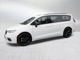 Used 2024 Chrysler Pacifica Limited w/ S Appearance Package image 3