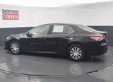 Used 2018 Toyota Camry LE image 2