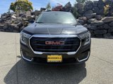 Used 2024 GMC Terrain SLE image 2