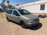 Used 2002 Toyota Sienna CE image 2