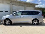 Used 2021 Chrysler Pacifica Touring image 4