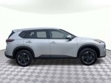 Used 2025 Nissan Rogue SV image 2