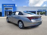 Used 2023 Hyundai Elantra SE w/ Preferred Accessory Package image 3