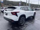 New 2025 Chevrolet Trax RS w/ Sunroof Package image 3