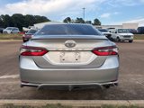 Used 2022 Toyota Camry SE image 3