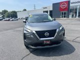 Used 2021 Nissan Rogue SV image 2