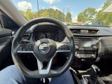 Used 2017 Nissan Rogue SV image 6