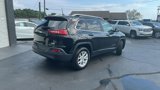 Used 2017 Jeep Cherokee Latitude w/ Cold Weather Group image 6