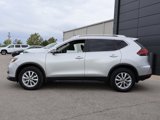 Used 2019 Nissan Rogue SV image 2
