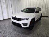 Used 2023 Jeep Grand Cherokee Altitude image 4