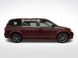 Certified 2017 Dodge Grand Caravan SXT w/ Driver Convenience Group image 2