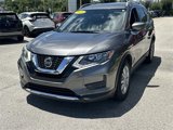 Used 2018 Nissan Rogue SV image 3