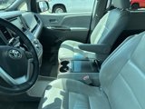 Used 2017 Toyota Sienna XLE image 4