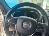 Used 2019 Jeep Grand Cherokee Laredo image 2