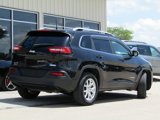 Used 2016 Jeep Cherokee Latitude w/ Comfort/Convenience Group image 3