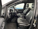 Used 2018 Chrysler Pacifica Limited image 4