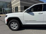 Used 2023 Jeep Grand Cherokee Laredo image 2