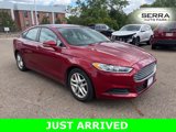 Used 2015 Ford Fusion SE image 2