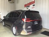 Used 2022 Chrysler Pacifica Touring-L image 3